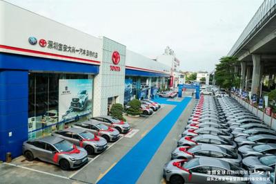 品質(zhì)深入人心 一汽豐田bZ3店頭發(fā)布暨百臺(tái)網(wǎng)約車(chē)深圳交車(chē)